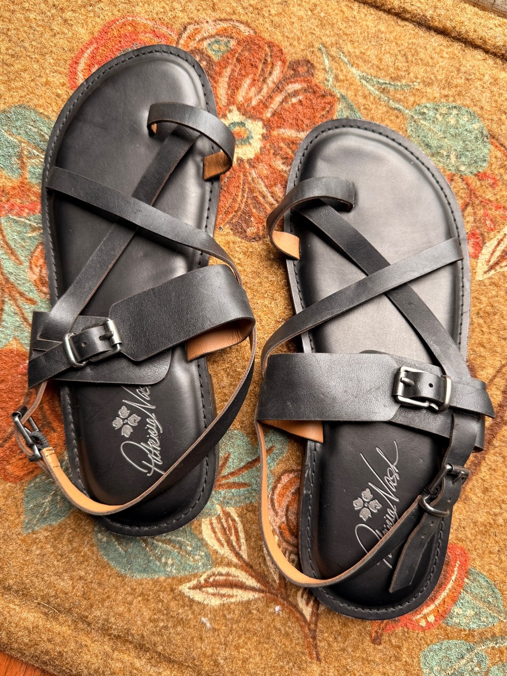 Patricia Nash Fidella Black Leather Crisscross Buckle Sandals Size 10M